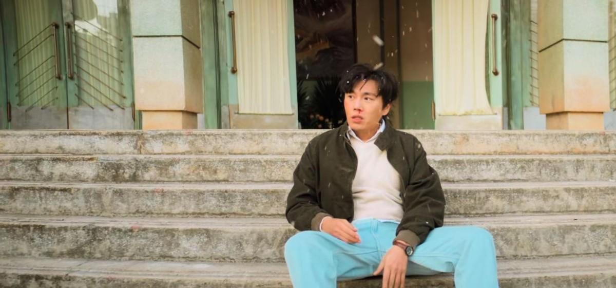 三体获金鹰奖最佳电视剧奖，心灵之旅向自然美景的深邃探索