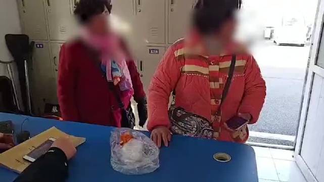 女子白领洗衣液失窃案揭秘，一瓶洗衣液背后的十五万损失与警方调查真相