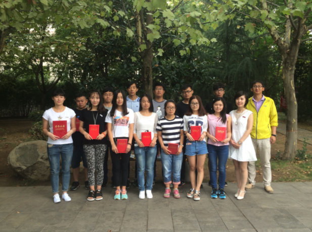 大学生毕业后自杀引发家庭与学校纠纷，深度分析与反思