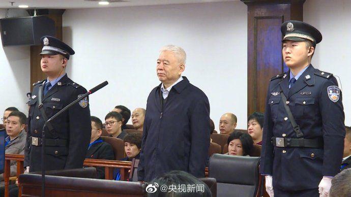 男子驾车撞女主播被行拘，故意行为引发关注