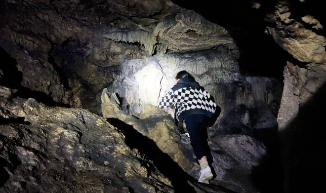 情侣夜爬冰晶顶失温遇难，悲痛中的自然探索之旅仍需前行