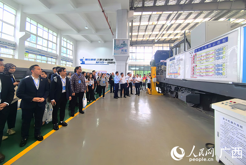 2024今晚香港开特马开什么六期,最新动态解答解释策略_内含集90.628