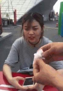 男生食堂买饭遭多次无视与驱赶背后的原因及应对之道