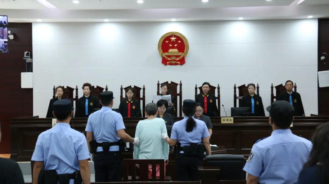余华英案，日常生活背后的生命重量与死刑判决建议的思考