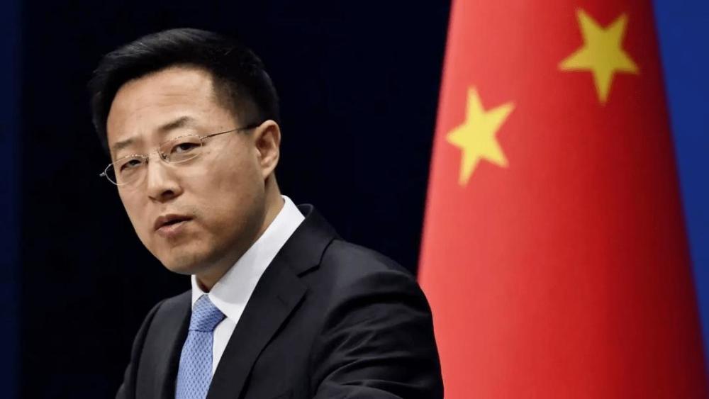 付鹏谈居民部门三大暖心行动，日常故事传递爱与陪伴的温馨力量