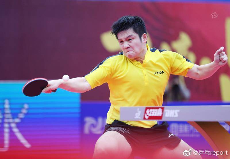 樊振东与许昕的男团比赛璀璨双星搭档亮相