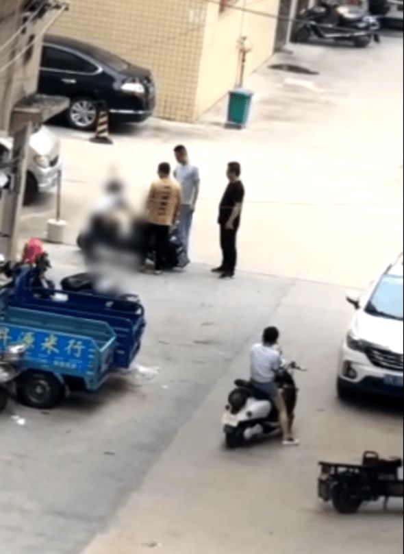 警方通报，男子驾驶小米SU7冲撞摩托车事件