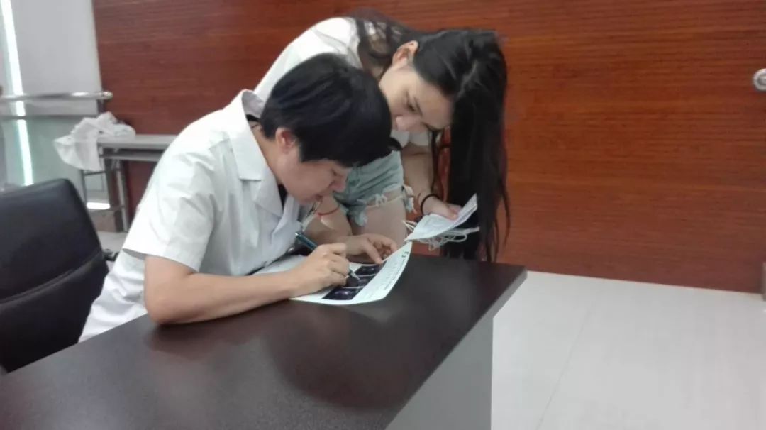 女子举报女职工破坏家庭事件，医院回应与社会舆论反思浪潮