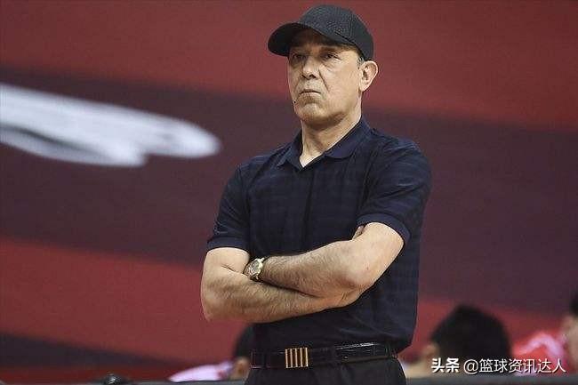 萨林杰24分17篮板助北控击败广州，四连败之际篮球热血对决！