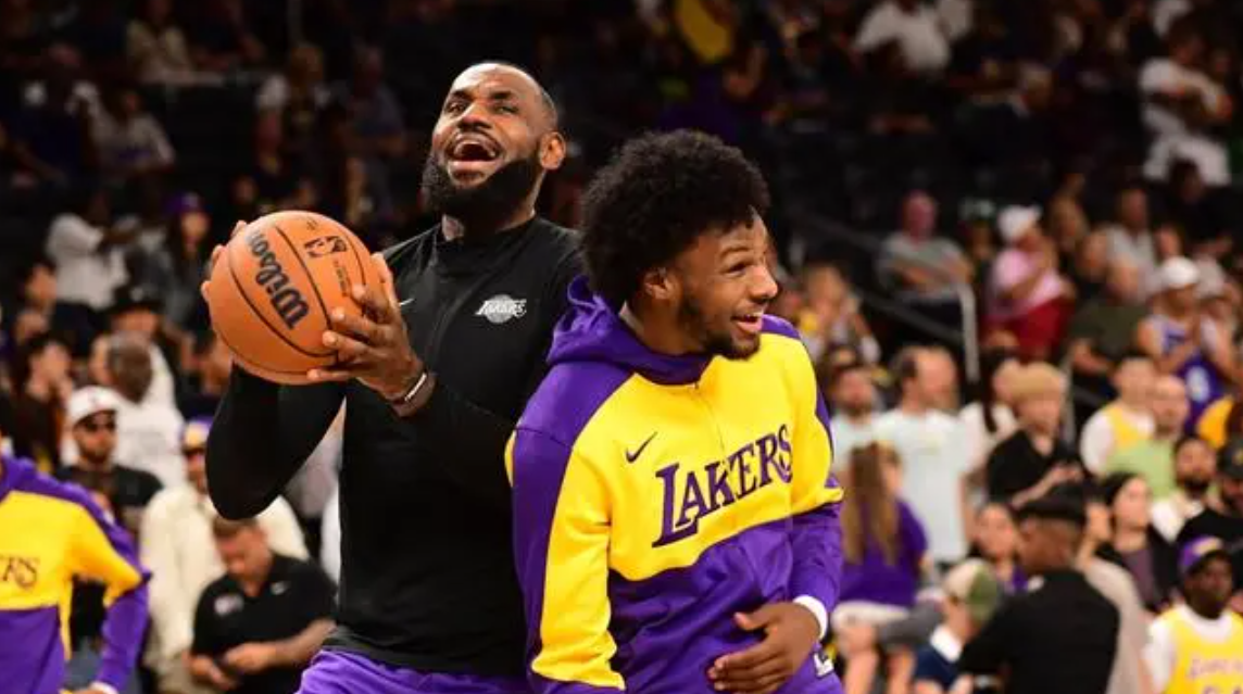 NBA历史首次父子同台，荣耀传承的篮球之夜