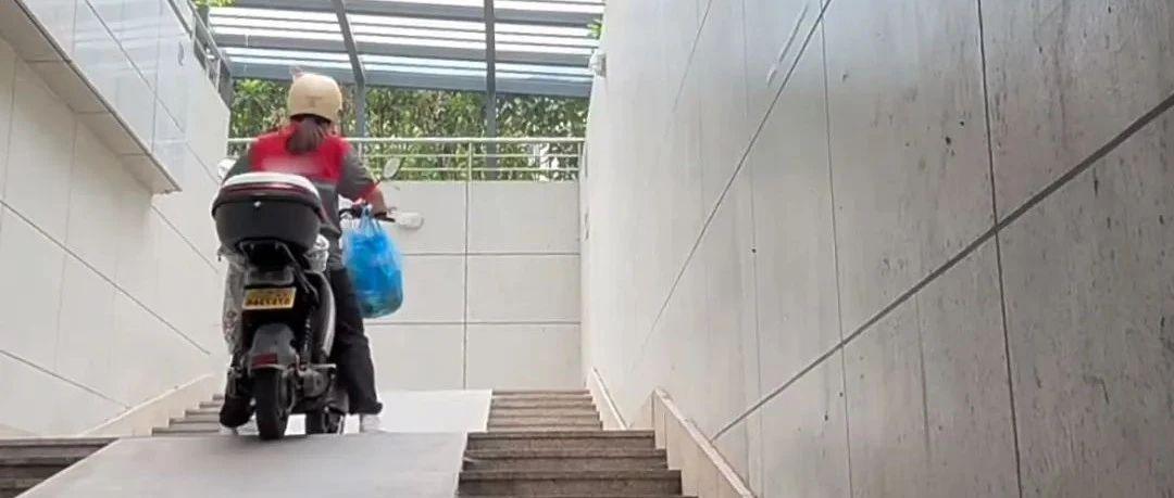 二本毕业女生成为保洁员背后的暖心故事，弟弟的关切与质疑揭示的温情与成长之路