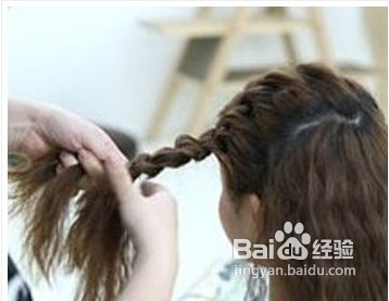 探索小巷深处的时尚秘境，最新盘发视频与隐藏特色小店
