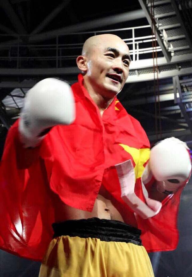 武林风一龙最新比赛与神秘小巷的特色小店探访