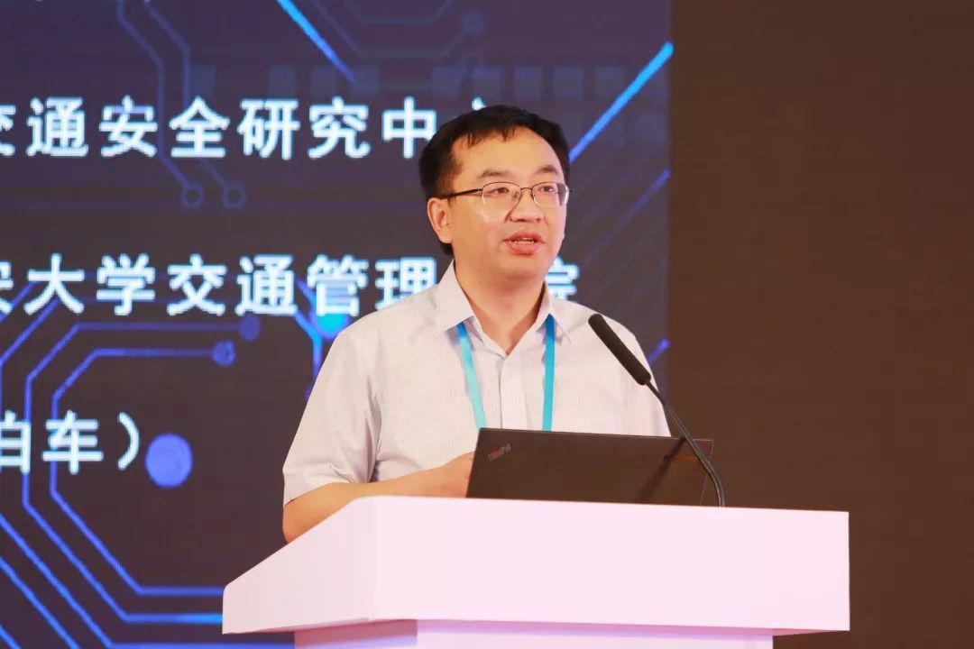 成都交委刘兵引领科技革新，智能出行产品体验报告揭秘